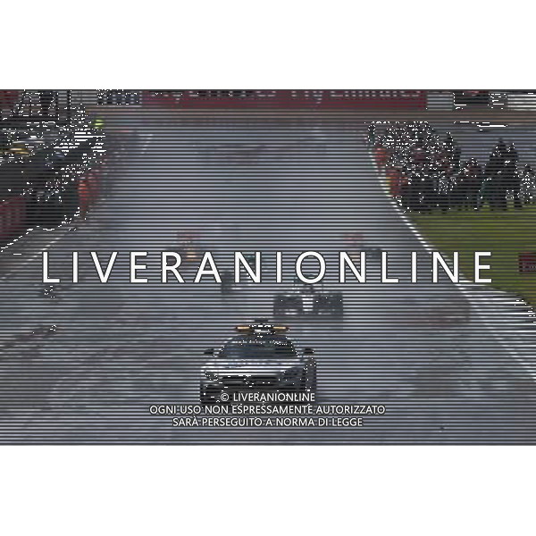 Lewis Hamilton (GBR) Mercedes AMG F1 W07 Hybrid leads behind the FIA Safety Car. 10.07.2016. Formula 1 World Championship, Rd 10, British Grand Prix, Silverstone, England, Race Day. / AGENZIA ALDO LIVERANI SAS - ITALY ONLY EDITORIAL USE ONLY