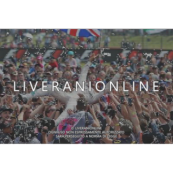 Race winner Lewis Hamilton (GBR) Mercedes AMG F1 celebrates with the fans. 10.07.2016. Formula 1 World Championship, Rd 10, British Grand Prix, Silverstone, England, Race Day. / AGENZIA ALDO LIVERANI SAS - ITALY ONLY EDITORIAL USE ONLY
