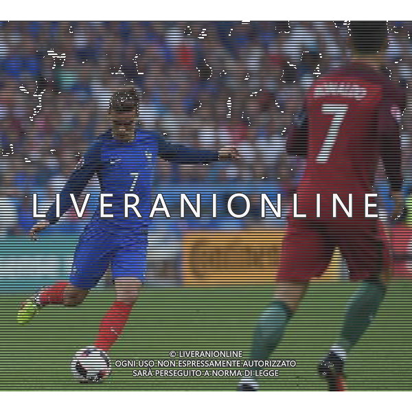 UEFA Francia EURO 2016 Final Tournament Final Parigi Saint-Denis - 10.07.2016 Portogallo-Francia Nella Foto:griezmann e cristiano ronaldo /Ph.Vitez-Ag. Aldo Liverani