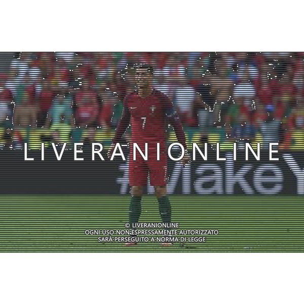 UEFA Francia EURO 2016 Final Tournament Final Parigi Saint-Denis - 10.07.2016 Portogallo-Francia Nella Foto: cristiano ronaldo resta in campo sofferente e dolorante dopo l\'infortunio /Ph.Vitez-Ag. Aldo Liverani