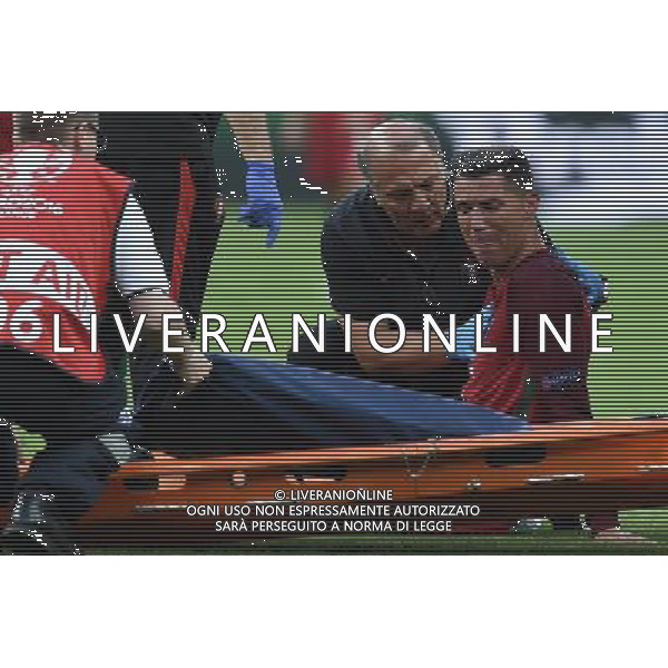 UEFA Francia EURO 2016 Final Tournament Final Parigi Saint-Denis - 10.07.2016 Portogallo-Francia Nella Foto: cristiano ronaldo a terra sofferente e dolorante dopo l\'infortunio, esce dal campo in barella e in lacrime /Ph.Vitez-Ag. Aldo Liverani