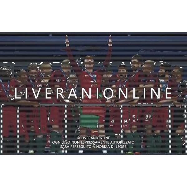 UEFA Francia EURO 2016 Final Tournament Final Parigi Saint-Denis - 10.07.2016 Portogallo-Francia Nella Foto: cristiano ronaldo festeggia sul palco /Ph.Vitez-Ag. Aldo Liverani