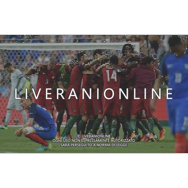 UEFA Francia EURO 2016 Final Tournament Final Parigi Saint-Denis - 10.07.2016 Portogallo-Francia Nella Foto:delusione konscielny - abbracci esultanza portogallo /Ph.Vitez-Ag. Aldo Liverani