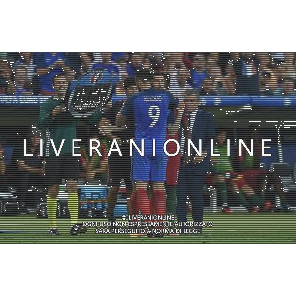 UEFA Francia EURO 2016 Final Tournament Final Parigi Saint-Denis - 10.07.2016 Portogallo-Francia Nella Foto:Gignac Andre\'-Pierre-Giroud Olivier sostituzione /Ph.Vitez-Ag. Aldo Liverani