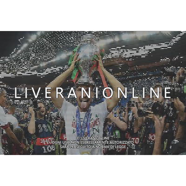 UEFA Francia EURO 2016 Final Tournament Final Parigi Saint-Denis - 10.07.2016 Portogallo-Francia Nella Foto:Gomes Andre\' con la coppa /Ph.Vitez-Ag. Aldo Liverani