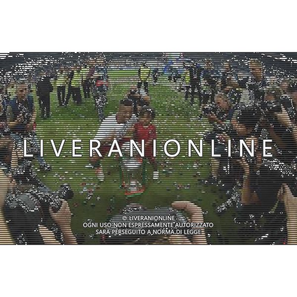 UEFA Francia EURO 2016 Final Tournament Final Parigi Saint-Denis - 10.07.2016 Portogallo-Francia Nella Foto:Nani con la coppa /Ph.Vitez-Ag. Aldo Liverani