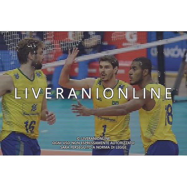 13.07.2016 KRAKOW TAURON ARENA UL. LEMA 7 ( POLAND ) SIATKOWKA MEZCZYZN ( MEN\'S VOLLEYBALL ) FINAL LIGI SWIATOWEJ 2016 - FINAL SIX ( FIVB WORLD LEAGUE FINALS KRAKOW 2016 ) MECZ BRAZYLIA - WLOCHY ( GAME BRAZIL - ITALY ) NZ (L) LUCAS SAATKAMP ,(C) BRUNO MOSSA REZENDE (P) RICARDO LUCARELLI FOTO JAKUB PIASECKI / CYFRASPORT / NEWSPIX.PL --- Newspix.pl AG ALDO LIVERANI SAS ONLY ITALY *** Local Caption *** www.newspix.pl mail us: info@newspix.pl call us: 0048 022 23 22 222 --- Polish Picture Agency by Ringier Axel Springer Poland