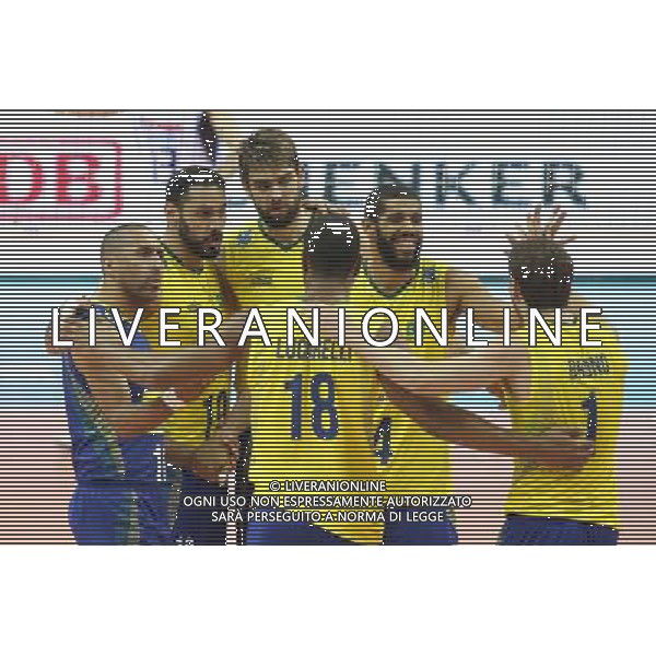13.07.2016 KRAKOW TAURON ARENA UL. LEMA 7 ( POLAND ) SIATKOWKA MEZCZYZN ( MEN\'S VOLLEYBALL ) FINAL LIGI SWIATOWEJ 2016 - FINAL SIX ( FIVB WORLD LEAGUE FINALS KRAKOW 2016 ) MECZ BRAZYLIA - WLOCHY ( GAME BRAZIL - ITALY ) NZ OD LEWEJ SERGIO DUTRA SANTOS , MAURICIO BORGES ALMEIDA SILVA , LUCAS SAATKAMP , RICARDO LUCARELLI , WALLACE DE SOUZA BRUNO MOSSA REZENDE RADOSC FOTO JAKUB PIASECKI / CYFRASPORT / NEWSPIX.PL --- Newspix.pl AG ALDO LIVERANI SAS ONLY ITALY *** Local Caption *** www.newspix.pl mail us: info@newspix.pl call us: 0048 022 23 22 222 --- Polish Picture Agency by Ringier Axel Springer Poland