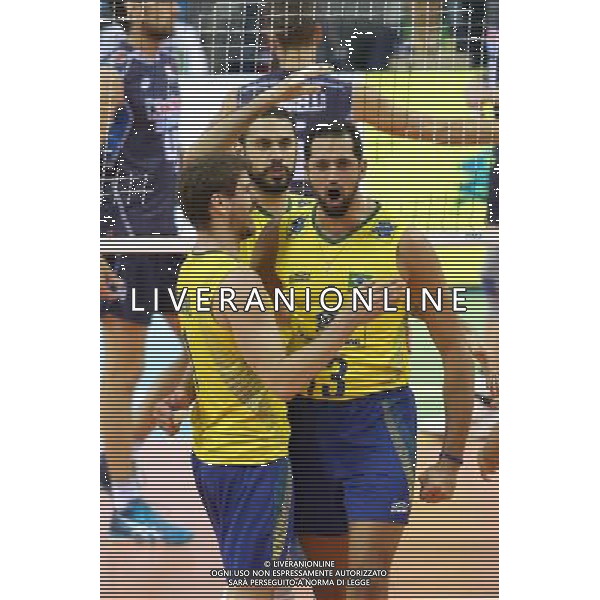 13.07.2016 KRAKOW TAURON ARENA UL. LEMA 7 ( POLAND ) SIATKOWKA MEZCZYZN ( MEN\'S VOLLEYBALL ) FINAL LIGI SWIATOWEJ 2016 - FINAL SIX ( FIVB WORLD LEAGUE FINALS KRAKOW 2016 ) MECZ BRAZYLIA - WLOCHY ( GAME BRAZIL - ITALY ) NZ (L) BRUNO MOSSA REZENDE , (C) MAURICIO BORGES ALMEIDA SILVA , (P) MAURICIO SOUZA FOTO JAKUB PIASECKI / CYFRASPORT / NEWSPIX.PL --- Newspix.pl AG ALDO LIVERANI SAS ONLY ITALY *** Local Caption *** www.newspix.pl mail us: info@newspix.pl call us: 0048 022 23 22 222 --- Polish Picture Agency by Ringier Axel Springer Poland