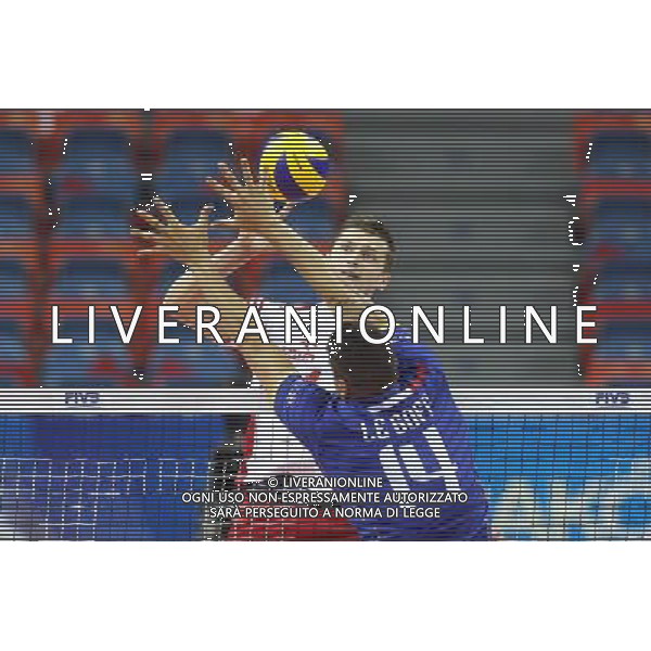 13.07.2016 KRAKOW TAURON ARENA UL. LEMA 7 ( POLAND ) SIATKOWKA MEZCZYZN ( MEN\'S VOLLEYBALL ) FINAL LIGI SWIATOWEJ 2016 - FINAL SIX ( FIVB WORLD LEAGUE FINALS KRAKOW 2016 ) MECZ POLSKA - FRANCJA ( GAME POLAND - FRANCE ) NZ ATAKUJE PIOTR NOWAKOWSKI BLOK NICOLAS LE GOFF FOTO JAKUB PIASECKI / CYFRASPORT / NEWSPIX.PL --- Newspix.pl