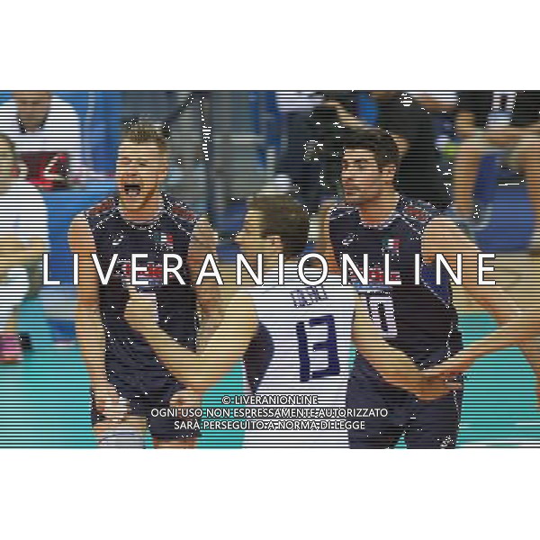 16.07.2016 KRAKOW TAURON ARENA UL. LEMA 7 ( POLAND ) SIATKOWKA MEZCZYZN ( MEN\'S VOLLEYBALL ) FINAL LIGI SWIATOWEJ 2016 - FINAL SIX ( FIVB WORLD LEAGUE FINALS KRAKOW 2016 ) POLFINAL WLOCHY -SERBIA (SEMI FINAL GAME ITALY - SERBIA) NZ (L) IVAN ZAYTSEV , (C) MASSIMO COLACI , (P) FILIPPO LANZA FOTO JAKUB PIASECKI / CYFRASPORT / NEWSPIX.PL --- Newspix.pl *** Local Caption *** www.newspix.pl mail us: info@newspix.pl call us: 0048 022 23 22 222 --- Polish Picture Agency by Ringier Axel Springer Poland