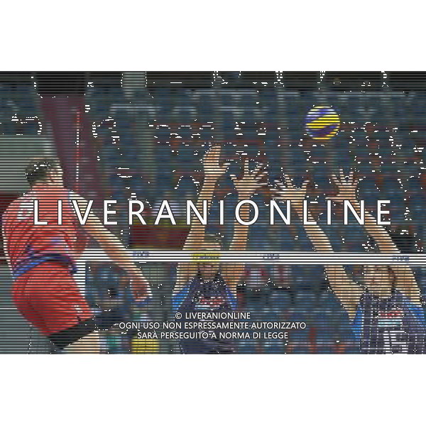 2016.07.16 KRAKOW - TAURON ARENA LIGA SWIATOWA SIATKOWKA MEZCZYZN POL FINAL SERBIA - WLOCHY NZ MARKO IVOIVIC SERBIA SIMONE GIANNELLI WLOCHY EMANUELE BIRARELLI WLOCHY FOT. LUKASZ WIESZALA / FOKUSMEDIA / NEWSPIX.PL --- Newspix.pl AG ALDO LIVERANI SAS ONLY ITALY *** Local Caption *** www.newspix.pl mail us: info@newspix.pl call us: 0048 022 23 22 222 --- Polish Picture Agency by Ringier Axel Springer Poland