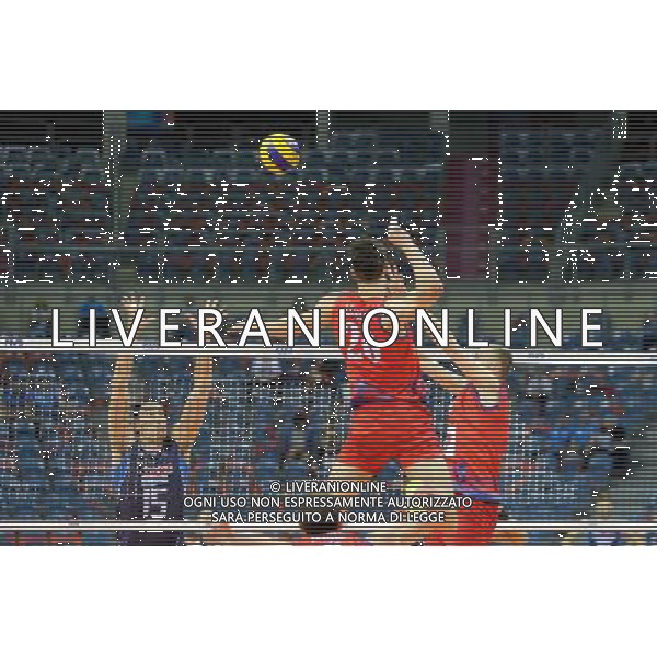 2016.07.16 KRAKOW - TAURON ARENA LIGA SWIATOWA SIATKOWKA MEZCZYZN POL FINAL SERBIA - WLOCHY NZ SRECKO LISINAC SERBIA EMANUELE BIRARELLI WLOCHY FOT. LUKASZ WIESZALA / FOKUSMEDIA / NEWSPIX.PL --- Newspix.pl AG ALDO LIVERANI SAS ONLY ITALY *** Local Caption *** www.newspix.pl mail us: info@newspix.pl call us: 0048 022 23 22 222 --- Polish Picture Agency by Ringier Axel Springer Poland