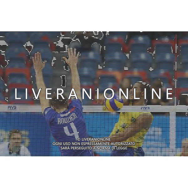 16.07.2016 KRAKOW TAURON ARENA UL. LEMA 7 ( POLAND ) SIATKOWKA MEZCZYZN ( MEN\'S VOLLEYBALL ) FINAL LIGI SWIATOWEJ 2016 - FINAL SIX ( FIVB WORLD LEAGUE FINALS KRAKOW 2016 ) POLFINAL FRANCJA - BRASILIA (SEMI FINAL GAME FRANCE - BRASIL ) NZ (L) ANTONIO ROUZIER (P) RICARDO LUCARELLI FOTO JAKUB PIASECKI / CYFRASPORT / NEWSPIX.PL --- Newspix.pl AG ALDO LIVERANI SAS ONLY ITALY *** Local Caption *** www.newspix.pl mail us: info@newspix.pl call us: 0048 022 23 22 222 --- Polish Picture Agency by Ringier Axel Springer Poland