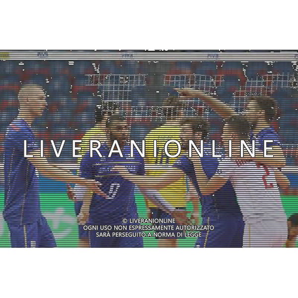 16.07.2016 KRAKOW TAURON ARENA UL. LEMA 7 ( POLAND ) SIATKOWKA MEZCZYZN ( MEN\'S VOLLEYBALL ) FINAL LIGI SWIATOWEJ 2016 - FINAL SIX ( FIVB WORLD LEAGUE FINALS KRAKOW 2016 ) POLFINAL FRANCJA - BRASILIA (SEMI FINAL GAME FRANCE - BRASIL ) NZ OD LEWEJ KEVIN LE ROUX , ERVIN NGAPETH , JULIEN LYNEEL , JENIA GREBENNIKOV , ANTONIO ROUZIER FOTO JAKUB PIASECKI / CYFRASPORT / NEWSPIX.PL --- Newspix.pl AG ALDO LIVERANI SAS ONLY ITALY *** Local Caption *** www.newspix.pl mail us: info@newspix.pl call us: 0048 022 23 22 222 --- Polish Picture Agency by Ringier Axel Springer Poland