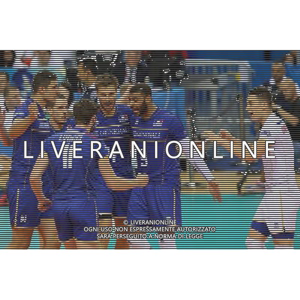 16.07.2016 KRAKOW TAURON ARENA UL. LEMA 7 ( POLAND ) SIATKOWKA MEZCZYZN ( MEN\'S VOLLEYBALL ) FINAL LIGI SWIATOWEJ 2016 - FINAL SIX ( FIVB WORLD LEAGUE FINALS KRAKOW 2016 ) POLFINAL FRANCJA - BRASILIA (SEMI FINAL GAME FRANCE - BRASIL ) NZ OD LEWEJ NICOLAS LE GOFF , BENJAMIN TONIUTTI , JULIEN LYNEEL , ANTONIO ROUZIER , ERVIN NGAPETH , JENIA GREBENNIKOV FOTO JAKUB PIASECKI / CYFRASPORT / NEWSPIX.PL --- Newspix.pl AG ALDO LIVERANI SAS ONLY ITALY *** Local Caption *** www.newspix.pl mail us: info@newspix.pl call us: 0048 022 23 22 222 --- Polish Picture Agency by Ringier Axel Springer Poland