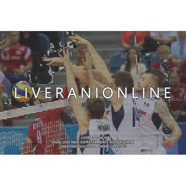 17.07.2016 KRAKOW TAURON ARENA UL. LEMA 7 ( POLAND ) SIATKOWKA MEZCZYZN ( MEN\'S VOLLEYBALL ) FINAL LIGI SWIATOWEJ 2016 - FINAL SIX ( FIVB WORLD LEAGUE FINALS KRAKOW 2016 ) MECZ O TRZECIE MIEJSCE FRANCJA - WLOCHY ( FINALS GAME 3-4 PLACES GAME FRANCE - ITALY ) NZ ATAKUJE ERVIN NGAPETH W BLOKU OLEG ANTONOV , MATTEO PIANO , IVAN ZAYTSEV FOTO JAKUB PIASECKI / CYFRASPORT / NEWSPIX.PL --- Newspix.pl/ AGENZIA ALDO LIVERANI SAS - ITALY ONLY EDITORIAL USE ONLY - FRANCIA - ITALIA Volley Men World League 2016 - FINAL SIX ( 3-4 POSTO ) CRACOVIA POLONIA 17/07/2016