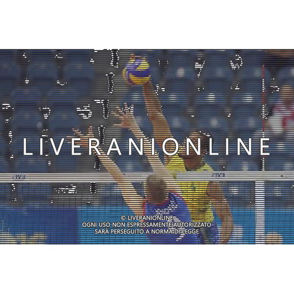 17.07.2016 KRAKOW TAURON ARENA UL. LEMA 7 ( POLAND ) SIATKOWKA MEZCZYZN ( MEN\'S VOLLEYBALL ) FINAL LIGI SWIATOWEJ 2016 - FINAL SIX ( FIVB WORLD LEAGUE FINALS KRAKOW 2016 ) MECZ FINALOWY SERBIA - BRAZYLIA ( FINALS GAME 1-2 PLACES GAME SERBIA - BRAZIL) NZ ATAKUJE (P) RICARDO LUCARELLI FOTO JAKUB PIASECKI / CYFRASPORT / NEWSPIX.PL --- Newspix.pl/ AGENZIA ALDO LIVERANI SAS - ITALY ONLY - EDITORIAL USE ONLY- SERBIA - BRASILE Volley Men World League 2016 - FINAL SIX (FINALE ) CRACOVIA POLONIA 17/07/2016
