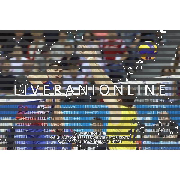 17.07.2016 KRAKOW TAURON ARENA UL. LEMA 7 ( POLAND ) SIATKOWKA MEZCZYZN ( MEN\'S VOLLEYBALL ) FINAL LIGI SWIATOWEJ 2016 - FINAL SIX ( FIVB WORLD LEAGUE FINALS KRAKOW 2016 ) MECZ FINALOWY SERBIA - BRAZYLIA ( FINALS GAME 1-2 PLACES GAME SERBIA - BRAZIL) NZ (L) MARKO PODRASCANIN , (P) LUCAS SAATKAMP FOTO JAKUB PIASECKI / CYFRASPORT / NEWSPIX.PL --- Newspix.pl/ AGENZIA ALDO LIVERANI SAS - ITALY ONLY - EDITORIAL USE ONLY- SERBIA - BRASILE Volley Men World League 2016 - FINAL SIX (FINALE ) CRACOVIA POLONIA 17/07/2016