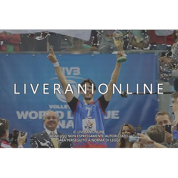 17.07.2016 KRAKOW TAURON ARENA UL. LEMA 7 ( POLAND ) SIATKOWKA MEZCZYZN ( MEN\'S VOLLEYBALL ) FINAL LIGI SWIATOWEJ 2016 - FINAL SIX ( FIVB WORLD LEAGUE FINALS KRAKOW 2016 ) MECZ FINALOWY SERBIA - BRAZYLIA ( FINALS GAME 1-2 PLACES GAME SERBIA - BRAZIL) NZ ARY GRACA , (P) DRAGAN STANKOVIC PUCHAR RADOSC ZWYCIESTWO FOTO JAKUB PIASECKI / CYFRASPORT / NEWSPIX.PL --- Newspix.pl/ AGENZIA ALDO LIVERANI SAS - ITALY ONLY - EDITORIAL USE ONLY- SERBIA - BRASILE Volley Men World League 2016 - FINAL SIX (FINALE ) CRACOVIA POLONIA 17/07/2016