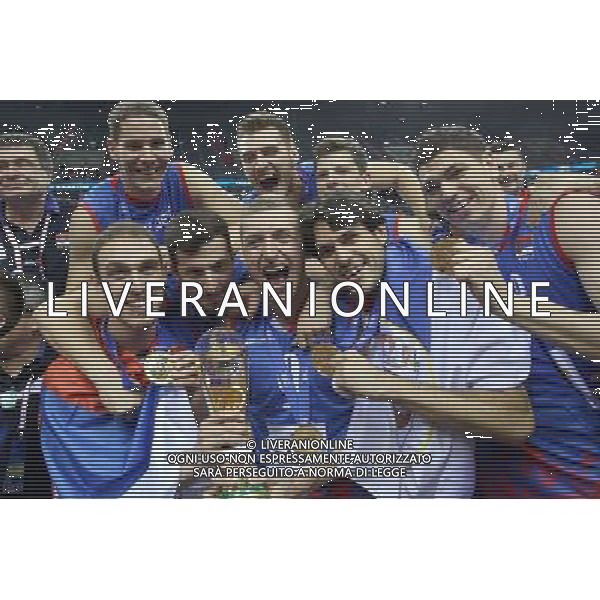 17.07.2016 KRAKOW TAURON ARENA UL. LEMA 7 ( POLAND ) SIATKOWKA MEZCZYZN ( MEN\'S VOLLEYBALL ) FINAL LIGI SWIATOWEJ 2016 - FINAL SIX ( FIVB WORLD LEAGUE FINALS KRAKOW 2016 ) MECZ FINALOWY SERBIA - BRAZYLIA ( FINALS GAME 1-2 PLACES GAME SERBIA - BRAZIL) NZ RADOSC ZWYCIESTWO PUCHAR NARKO IVOVIC , NIKOLA JOVOVIC ,DRAGAN STANKOVIC , MARKO PODRASCANIN FOTO JAKUB PIASECKI / CYFRASPORT / NEWSPIX.PL --- Newspix.pl/ AGENZIA ALDO LIVERANI SAS - ITALY ONLY - EDITORIAL USE ONLY- SERBIA - BRASILE Volley Men World League 2016 - FINAL SIX (FINALE ) CRACOVIA POLONIA 17/07/2016