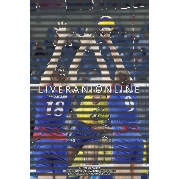 2016.07.17 KRAKOW - TAURON ARENA LIGA SWIATOWA SIATKOWKA FINAL SERBIA - BRAZYLIA NZ MARKO PODRASCANIN SERBIANIKOLA JOVIC SERBIARICARDO LUCARELLI SANTOS DE SOUZA BRAZYLIA FOT LUKASZ WIESZALA / FOKUSMEDIA / NEWSPIX.PL --- Newspix.pl --- Newspix.pl/ AGENZIA ALDO LIVERANI SAS - ITALY ONLY - EDITORIAL USE ONLY- SERBIA - BRASILE Volley Men World League 2016 - FINAL SIX (FINALE ) CRACOVIA POLONIA 17/07/2016