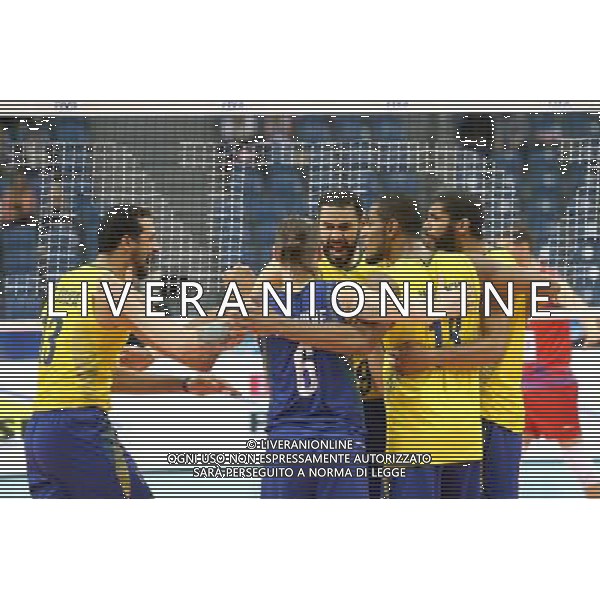 2016.07.17 KRAKOW - TAURON ARENA LIGA SWIATOWA SIATKOWKA FINAL SERBIA - BRAZYLIA NZ MAURICIO SOUZA BRAZYLIA TIAGO BRENDLE BRAZYLIA RADOSC FOT LUKASZ WIESZALA / FOKUSMEDIA / NEWSPIX.PL --- Newspix.pl --- Newspix.pl/ AGENZIA ALDO LIVERANI SAS - ITALY ONLY - EDITORIAL USE ONLY- SERBIA - BRASILE Volley Men World League 2016 - FINAL SIX (FINALE ) CRACOVIA POLONIA 17/07/2016