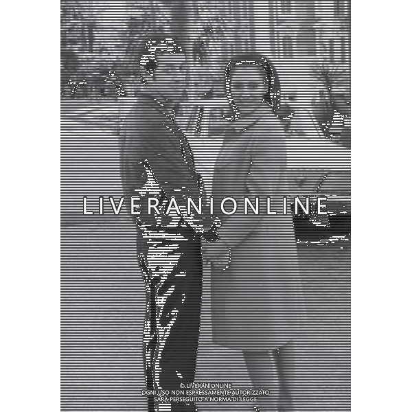 Emidio Remigi detto Memo cantante e paroliere italiano con Lucia Russo, che diventera\' sua moglie. Sanremo 1967 - Retrospettiva Â© ARCHIVIO / AGENZIA ALDO LIVERANI SAS
