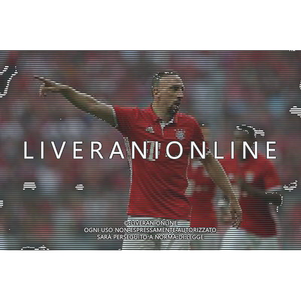 firo : Fu§ball,Fussball : 20.07.2016 1. Bundesliga, Saison 2016/2017: FC Bayern MŸnchen - Manchester City FC, Testspiel, Franck Ribery ( MŸnchen ), halbe Figur, Gestik, zeigt mit Finger, gibt Anweisungen $worldrightsEs gelten unsere AGB, einsehbar auf www.firosportphoto.de copyright by firo sportphoto: Coesfelder Str. 207 D- 48249 DŸlmen www.firosportphoto.de mail@firosportphoto.de (V o l k s b a n k B o c h u m - W i t t e n ) IBAN DE68 4306 0129 0341 1171 00 Tel: +49-2594 - 9916004 Fax: +49-2594 - 9916005 AG ALDO LIVERANI SAS ONLY ITALY