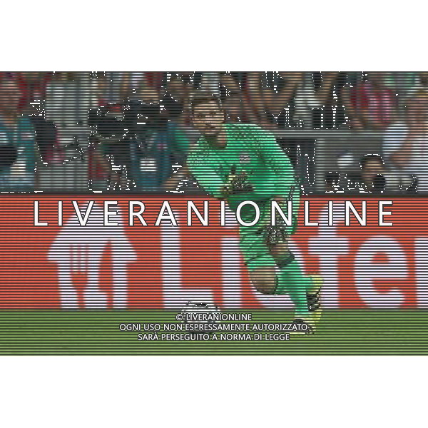 firo : Fußball,Fussball : 20.07.2016 1. Bundesliga, Saison 2016/2017: FC Bayern München - Manchester City FC, Testspiel, Sven Ulreich ( München ) , Einzelaktion $worldrightsEs gelten unsere AGB, einsehbar auf www.firosportphoto.de copyright by firo sportphoto: Coesfelder Str. 207 D- 48249 Dülmen www.firosportphoto.de mail@firosportphoto.de (V o l k s b a n k B o c h u m - W i t t e n ) IBAN DE68 4306 0129 0341 1171 00 Tel: +49-2594 - 9916004 Fax: +49-2594 - 9916005 AG ALDO LIVERANI SAS ONLY ITALY