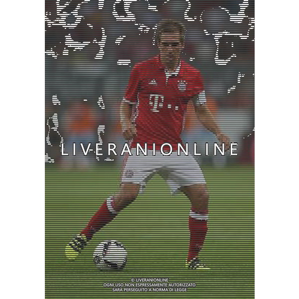 firo : Fußball,Fussball : 20.07.2016 1. Bundesliga, Saison 2016/2017: FC Bayern München - Manchester City FC, Testspiel, Philipp Lahm ( München ) , Einzelaktion $worldrightsEs gelten unsere AGB, einsehbar auf www.firosportphoto.de copyright by firo sportphoto: Coesfelder Str. 207 D- 48249 Dülmen www.firosportphoto.de mail@firosportphoto.de (V o l k s b a n k B o c h u m - W i t t e n ) IBAN DE68 4306 0129 0341 1171 00 Tel: +49-2594 - 9916004 Fax: +49-2594 - 9916005 AG ALDO LIVERANI SAS ONLY ITALY