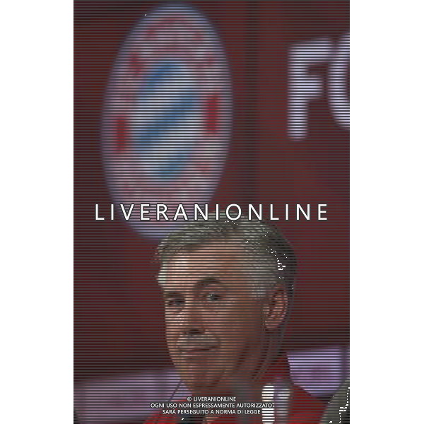 firo : Fußball,Fussball : 20.07.2016 1. Bundesliga, Saison 2016/2017: FC Bayern München - Manchester City FC, Testspiel, Trainer Carlo Ancelotti ( München ), Portrait, Gestik, nachdenklich, Pressekonferenz, nach dem Spiel, Bayern Emblem $worldrightsEs gelten unsere AGB, einsehbar auf www.firosportphoto.de copyright by firo sportphoto: Coesfelder Str. 207 D- 48249 Dülmen www.firosportphoto.de mail@firosportphoto.de (V o l k s b a n k B o c h u m - W i t t e n ) IBAN DE68 4306 0129 0341 1171 00 Tel: +49-2594 - 9916004 Fax: +49-2594 - 9916005 AG ALDO LIVERANI SAS ONLY ITALY