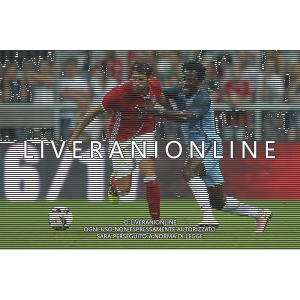 firo : Fu§ball,Fussball : 20.07.2016 1. Bundesliga, Saison 2016/2017: FC Bayern MŸnchen - Manchester City FC, Testspiel, Javier Martinez ( MŸnchen ) im Zweikampf mit Wilfried Bony ( Manchester City ) $worldrightsEs gelten unsere AGB, einsehbar auf www.firosportphoto.de copyright by firo sportphoto: Coesfelder Str. 207 D- 48249 DŸlmen www.firosportphoto.de mail@firosportphoto.de (V o l k s b a n k B o c h u m - W i t t e n ) IBAN DE68 4306 0129 0341 1171 00 Tel: +49-2594 - 9916004 Fax: +49-2594 - 9916005 AG ALDO LIVERANI SAS ONLY ITALY
