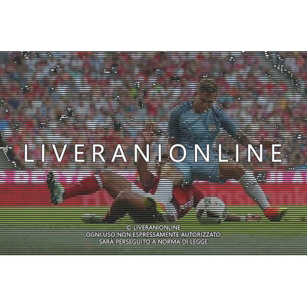 firo : Fu§ball,Fussball : 20.07.2016 1. Bundesliga, Saison 2016/2017: FC Bayern MŸnchen - Manchester City FC, Testspiel, Juan Bernat ( MŸnchen ) im Zweikampf mit Pablo Maffeo ( Manchester City ) $worldrightsEs gelten unsere AGB, einsehbar auf www.firosportphoto.de copyright by firo sportphoto: Coesfelder Str. 207 D- 48249 DŸlmen www.firosportphoto.de mail@firosportphoto.de (V o l k s b a n k B o c h u m - W i t t e n ) IBAN DE68 4306 0129 0341 1171 00 Tel: +49-2594 - 9916004 Fax: +49-2594 - 9916005 AG ALDO LIVERANI SAS ONLY ITALY