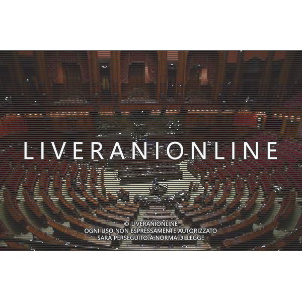 Camera dei Deputati voto sulla questione di fiducia posta dal Governo sull\'approvazione dell\'articolo unico del disegno di legge di conversione in legge del decreto-legge \' misure finanziarie urgenti per gli enti territoriali e il territorio \' - Roma - 21.07.2016 - nella foto: L\'aula durante le dichiarazioni di voto / Ph. Corradetti - AG. ALDO LIVERANI SAS
