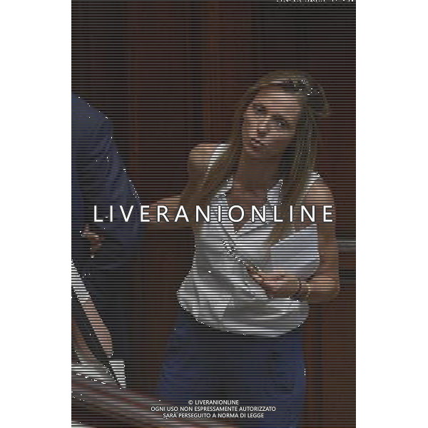 Camera dei Deputati voto sulla questione di fiducia posta dal Governo sull\'approvazione dell\'articolo unico del disegno di legge di conversione in legge del decreto-legge \' misure finanziarie urgenti per gli enti territoriali e il territorio \' - Roma - 21.07.2016 - nella foto: Maria Valentina Vezzali / Ph. Corradetti - AG. ALDO LIVERANI SAS