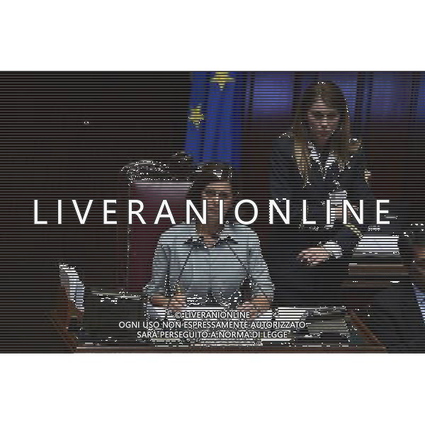 Camera dei Deputati voto sulla questione di fiducia posta dal Governo sull\'approvazione dell\'articolo unico del disegno di legge di conversione in legge del decreto-legge \' misure finanziarie urgenti per gli enti territoriali e il territorio \' - Roma - 21.07.2016 - nella foto: Laura Boldrini / Ph. Corradetti - AG. ALDO LIVERANI SAS