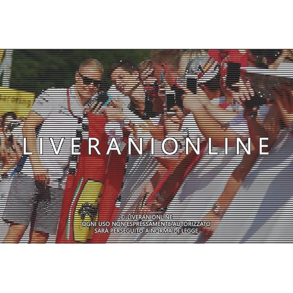 Valtteri Bottas (FIN) Williams with fans. 23.07.2016. Formula 1 World Championship, Rd 11, Hungarian Grand Prix, Budapest, Hungary, Qualifying Day. / AGENZIA ALDO LIVERANI SAS - ITALY ONLY EDITORIAL USE ONLY - GP F1 Ungheria - Prove Ufficiali Qualifiche