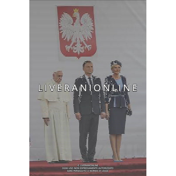 2016.07.27 KRAKOW BALICE PRZYLOT PAPIEZ FRANCISZEK LOTNISKO CRACOW AIRPORT BALICE SDM SWIATOWE DNI MLODZIEZY TARGET NZ PAPIEZ FRANCISZEK ANDRZEJ DUDA AGATA KORNHAUSER DUDA FOT JAKUB GRUCA / FOKUSMEDIA / NEWSPIX.PL ARRIVAL POPE FRANCIS CRACOW BALICE AIRPORT WYD WORLD YOUTH DAY 27 July 2016 Pope Francis arrives to Balice Jean Paul II airport --- Newspix.pl / AGENZIA ALDO LIVERANI SAS - ITALY ONLY - EDITORIAL USE ONLY Sua Santita\' il Santo Padre Papa Francesco al suo arrivo all\'aeroporto Giovanni Paolo II Balice a Cracovia in Polonia 27 luglio 2016