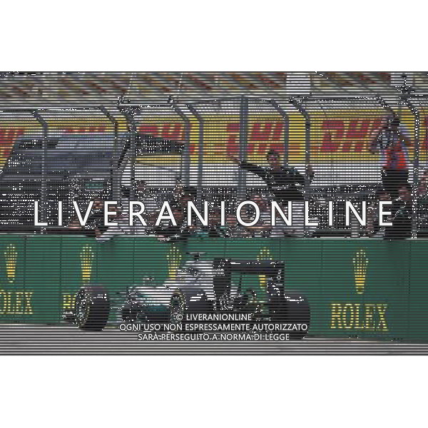 Race winner Lewis Hamilton (GBR) Mercedes AMG F1 W07 Hybrid celebrates at the end of the race. 31.07.2016. Formula 1 World Championship, Rd 12, German Grand Prix, Hockenheim, Germany, Race Day. AG ALDO LIVERANI SAS ONLY ITALY