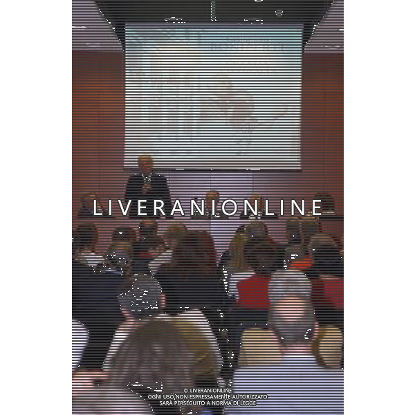 MILANO, 20-05-03 DFP/MARCO DE PONTI PRESENTAZIONE LIBRO GIAMPIERO BONIPERTI: NELLA FOTO CANDIDO CANNAVO-CESARE ROMITI -GIAMPIERO BONIPERTI GIOVANNI TRAPATTONI ED ENRICA SPERONI AG ALDO LIVERANI SAS