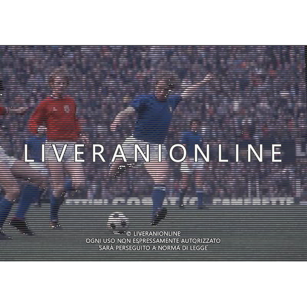 RETROSPETTIVA ROMEO BENETTI CALCIATORE NELLA FOTO ROMEO BENETTI CON LA MAGLIA DELLA NAZIONALE ITALIANA AG ALDO LIVERANI SAS
