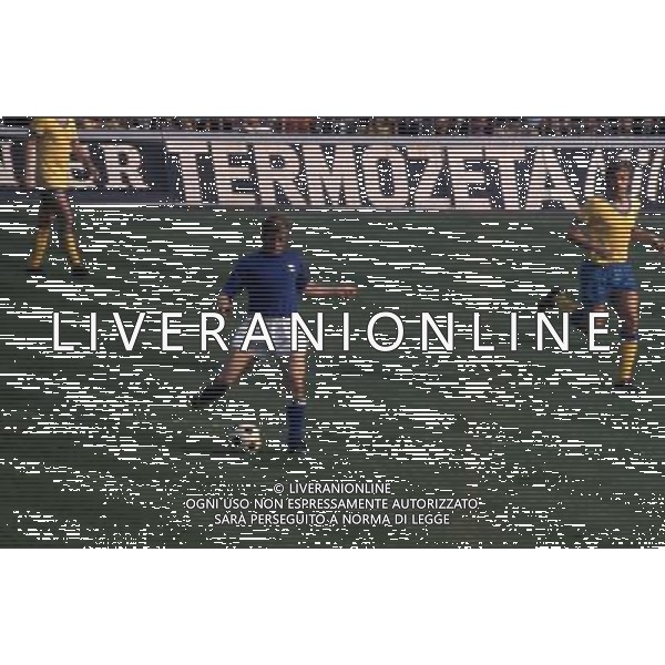 RETROSPETTIVA ROMEO BENETTI CALCIATORE NELLA FOTO ROMEO BENETTI CON LA MAGLIA DELLA NAZIONALE ITALIANA AG ALDO LIVERANI SAS