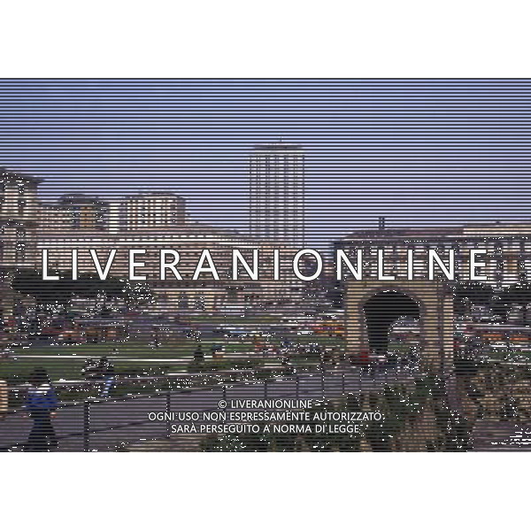 CAMPANIA-NAPOLI NELLA FOTO LA PIAZZA DEL MUNICIPIO AG ALDO LIVERANI SAS