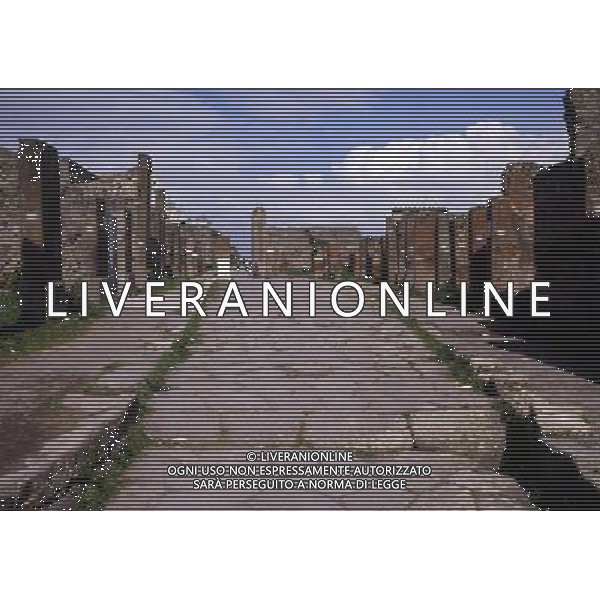 CAMPANIA -POMPEI NELLA FOTO VIA DELL\'ABBONDANZA AG ALDO LIVERANI SAS