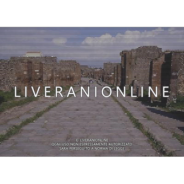 CAMPANIA -POMPEI NELLA FOTO VIA DELL\'ABBONDANZA AG ALDO LIVERANI SAS
