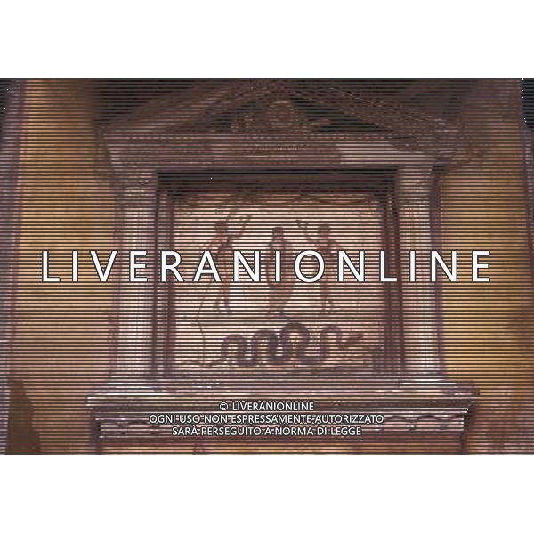 CAMPANIA-POMPEI NELLA FOTO POMPEI-CASA DEL VETTI IL LARARIO AG ALDO LIVERANI SAS