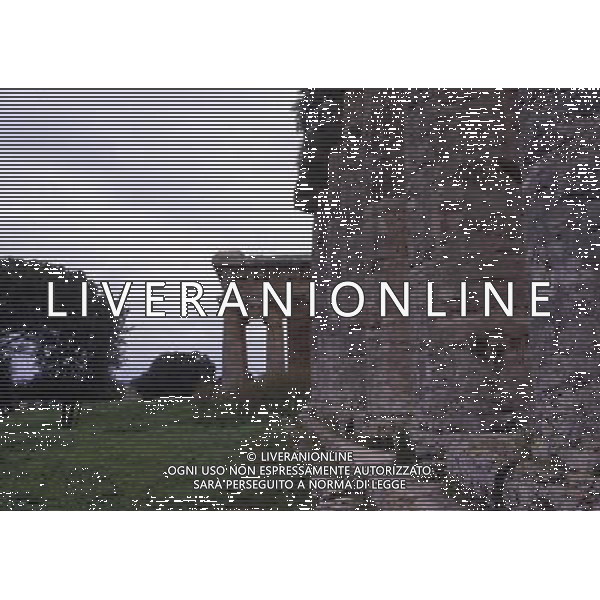 CAMPANIA-PAESTUM NELLA FOTO TEMPIO DI NETTUNO AG ALDO LIVERANI SAS