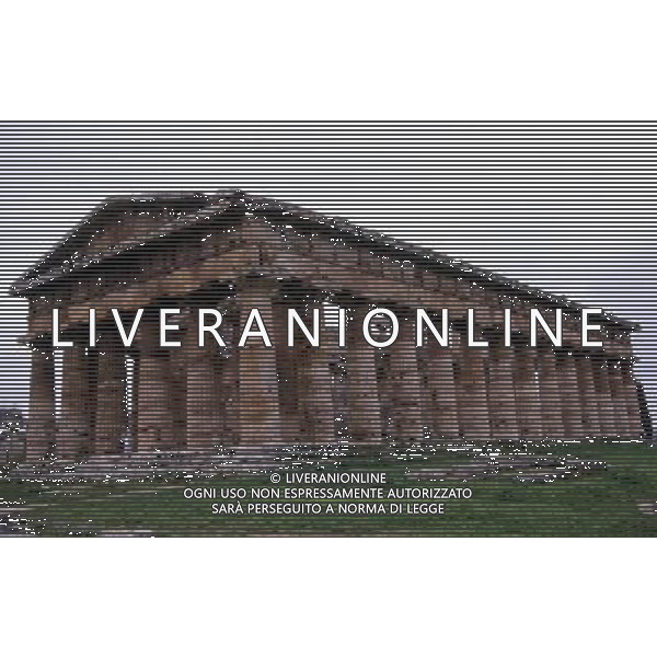 CAMPANIA-PAESTUM NELLA FOTO TEMPIO DI NETTUNO AG ALDO LIVERANI SAS
