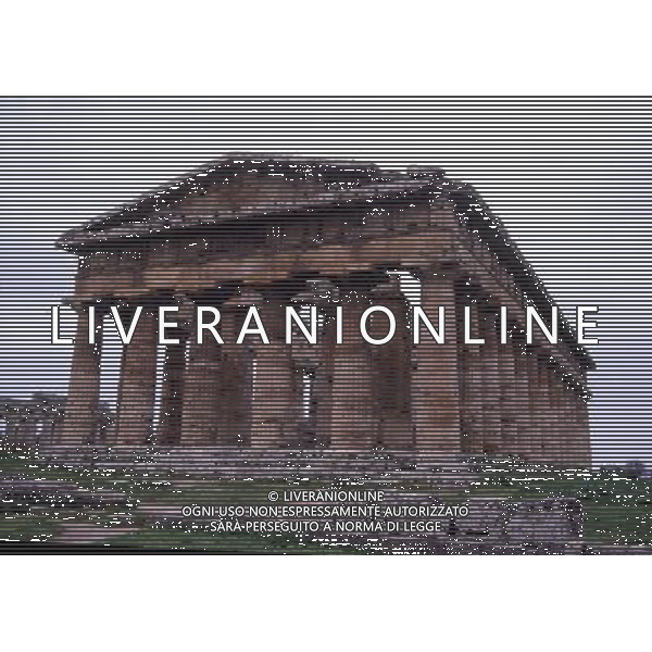 CAMPANIA-PAESTUM NELLA FOTO TEMPIO DI NETTUNO AG ALDO LIVERANI SAS